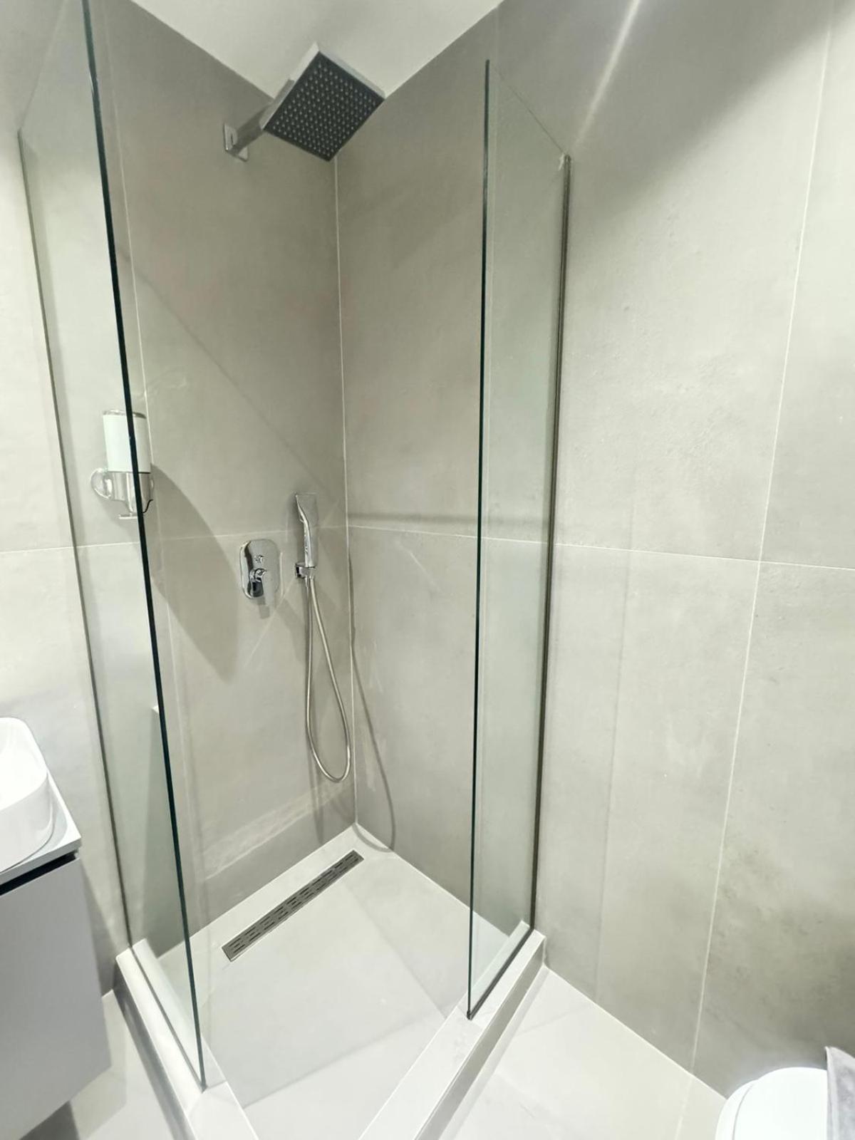 Luna-Your Urban Stay Tesalonika Bagian luar foto