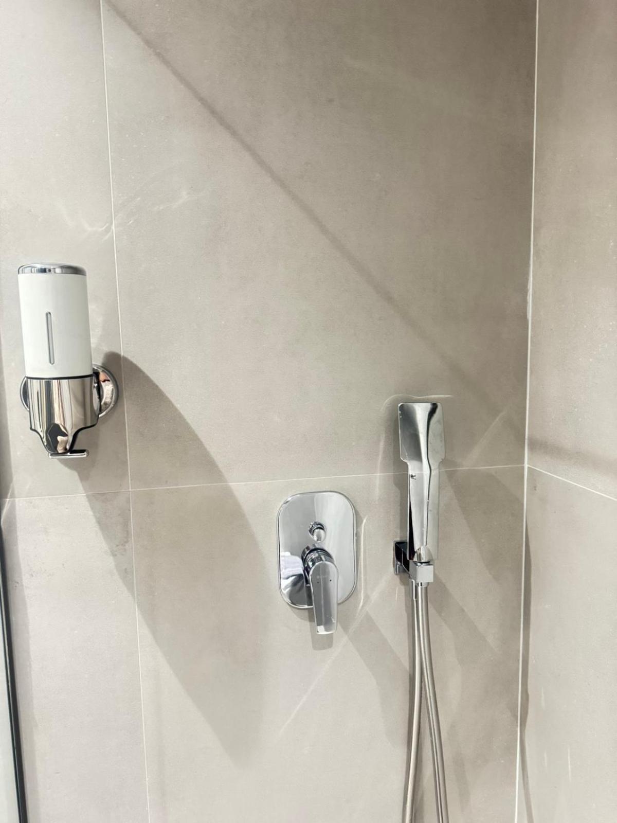 Luna-Your Urban Stay Tesalonika Bagian luar foto