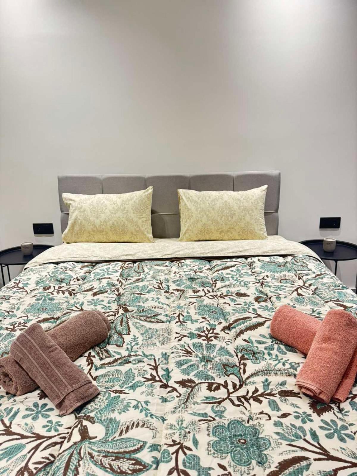 Luna-Your Urban Stay Tesalonika Bagian luar foto